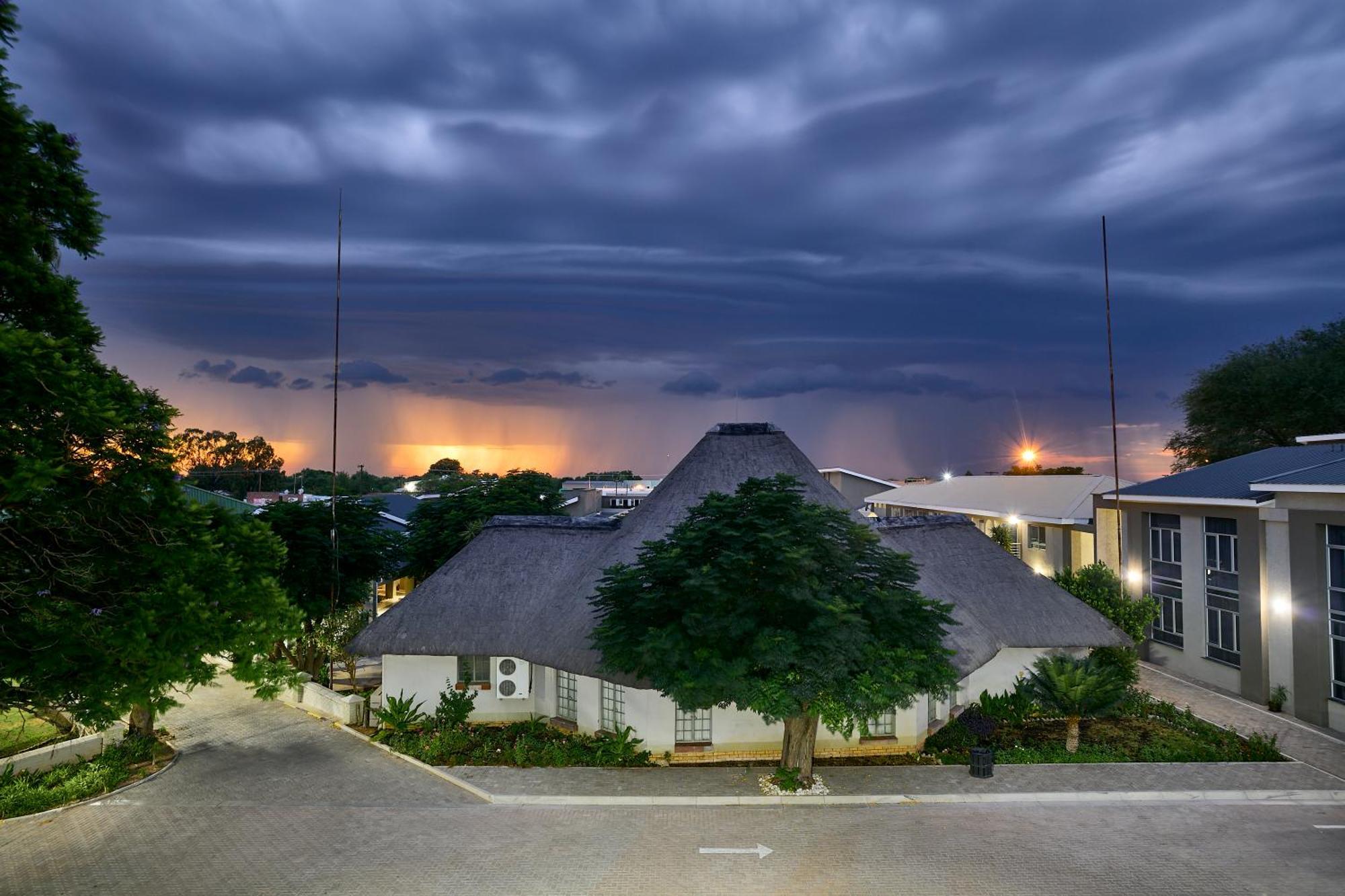 Kalahari Arms Hotel Khemsbok Exterior foto